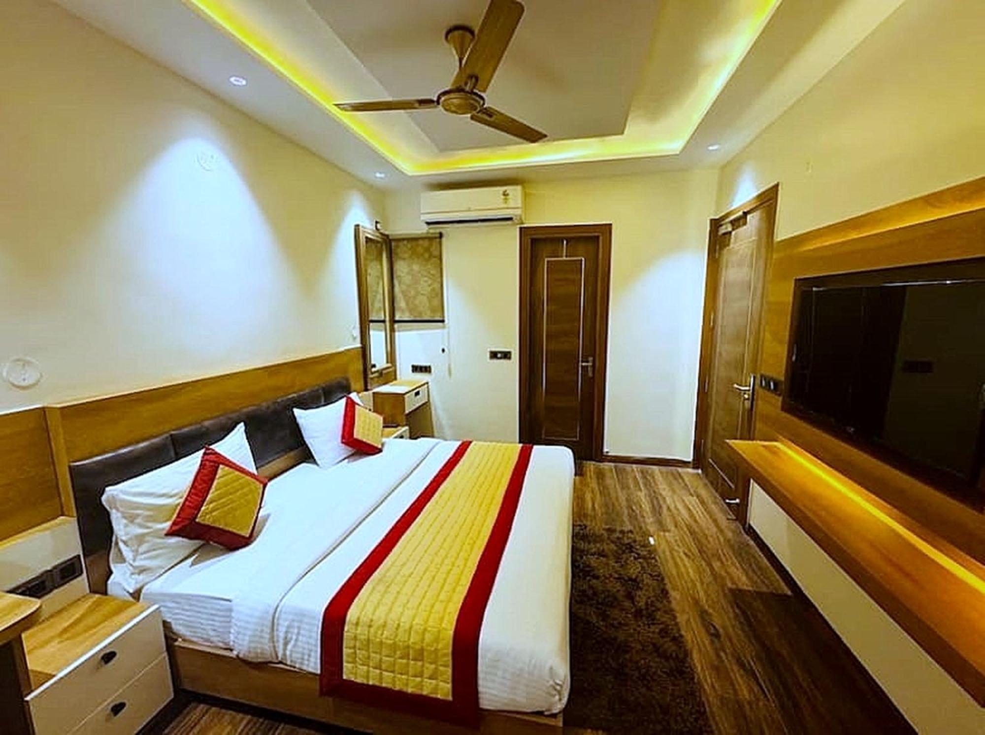 Hotel Vrinda Niddhivan ! Fully Ac, Prem Mandir At Walking Distance ! Just Near The Iskcon Temple Vrindāvan Extérieur photo