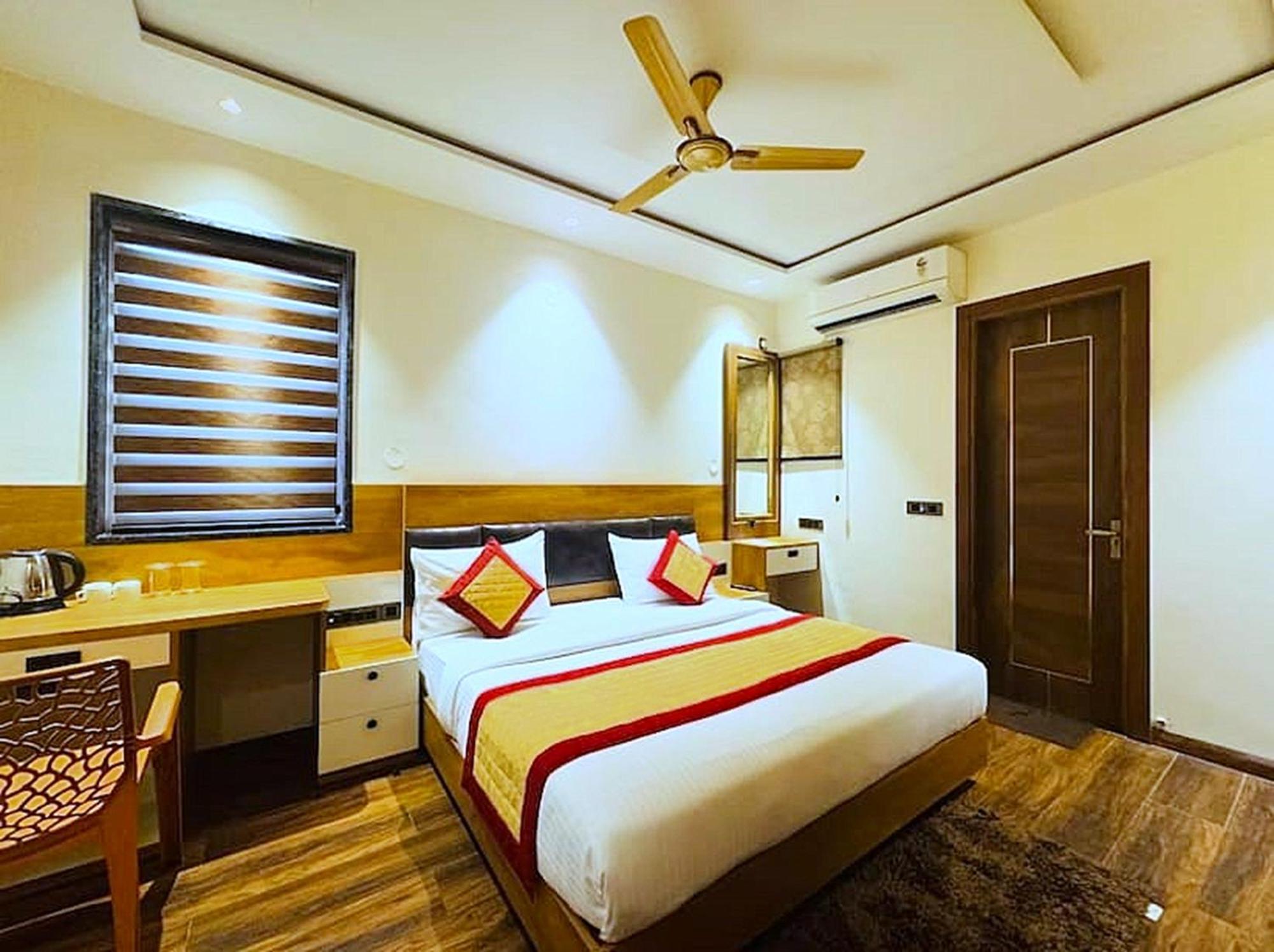 Hotel Vrinda Niddhivan ! Fully Ac, Prem Mandir At Walking Distance ! Just Near The Iskcon Temple Vrindāvan Extérieur photo